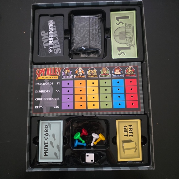 Spy Alley - Mensa Award-Winning Strategy Game - Ages 8+ - Picture 8 of 9